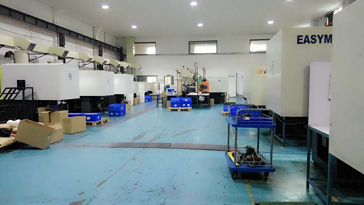 旭錦塑膠模具有限公司，注塑部