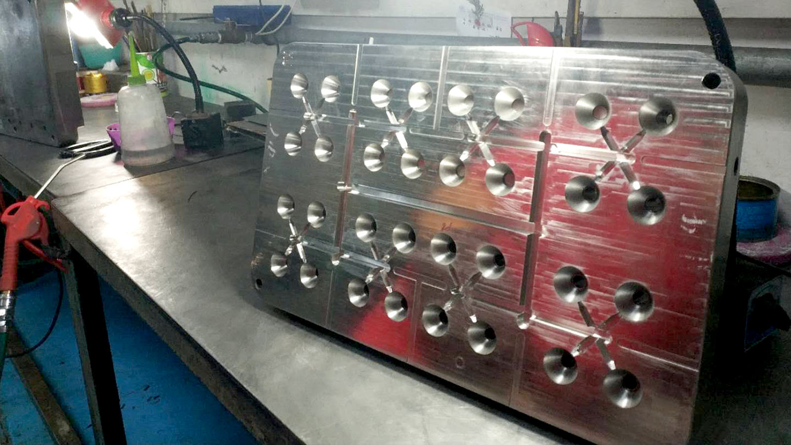旭錦塑膠模具，光學(xué)透鏡模具
