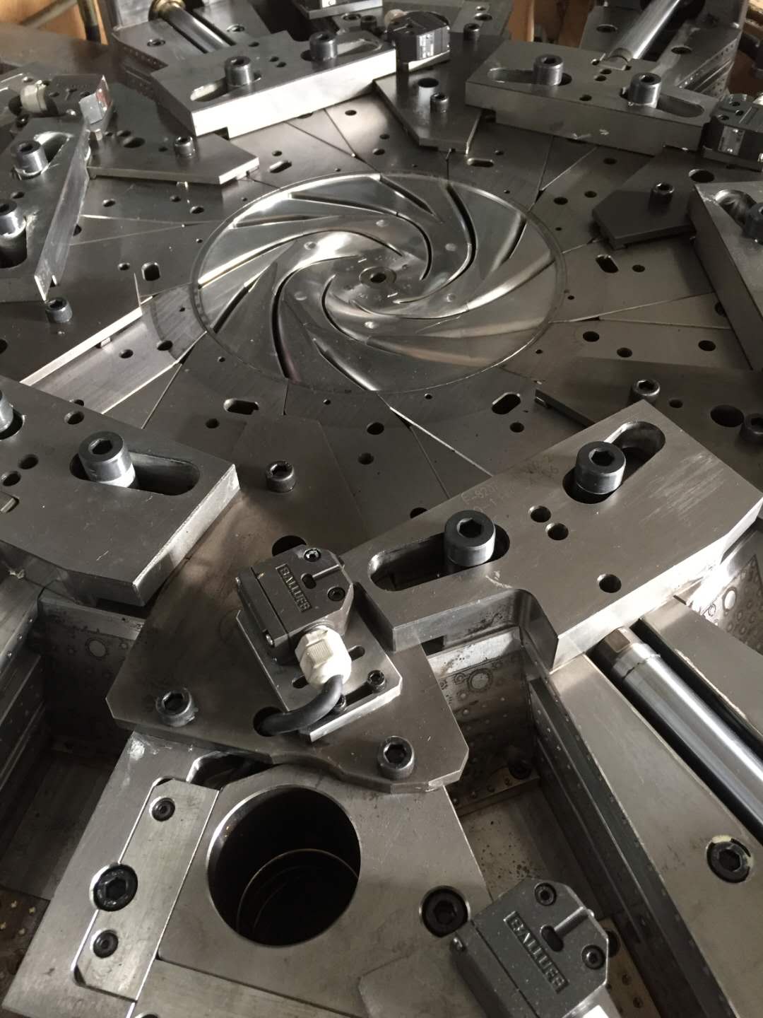 中山市旭錦塑膠模具有限公司，集開模注塑加工一體